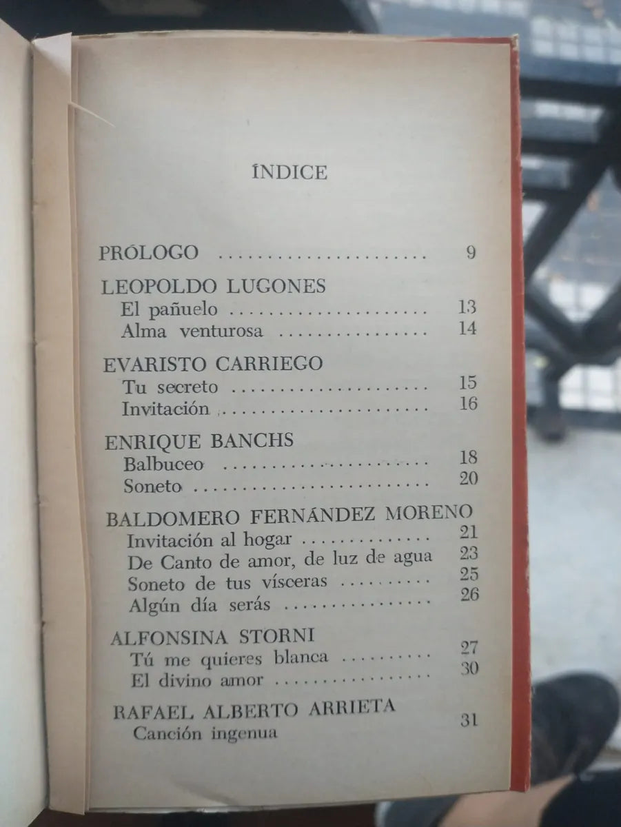 Libro usado en venta: Cancionero - De chiquilin te miraba de afuera de Enrique Santos Discepolo; editorial Torres Agüero impreso en 1977.2