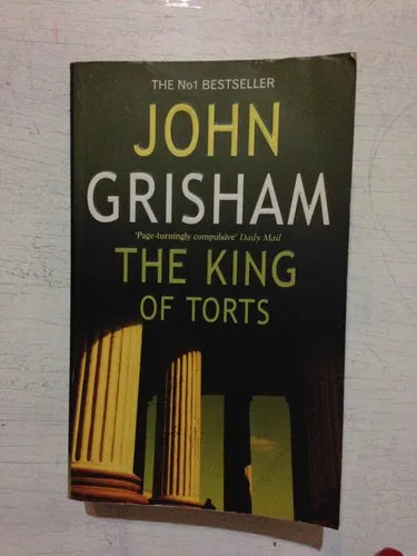 Libro usado en venta: The king of torts de John Grisham; editorial Arrow Books impreso en 2003 realizamos envios a todo el mundo.1