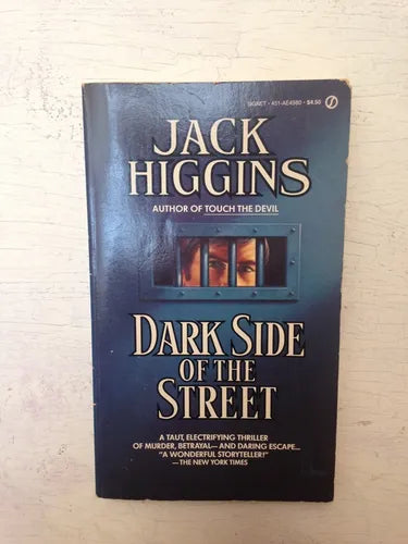 Libro usado en venta: Dark side of the street de Jack Higgins; editorial Signet impreso en 1984 realizamos envios a todo el mundo.1