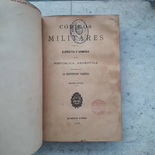 Libro usado en venta: Codigos militares para el ejercito y armada de la Republica Argentina; editorial Buenos Aires impreso en 1895.1