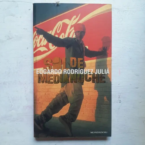Libro usado en venta: Sol de medianoche de Edgardo Rodriguez Julia; editorial Grijalbo impreso en 1999 realizamos envios a todo el mundo.1