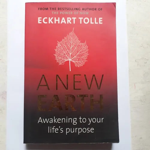 Libro usado en venta: A new earth - Awakening to your life's purpose de Eckhart Tolle; editorial Penguin Books impreso en 2005 envios a todo el mundo.1