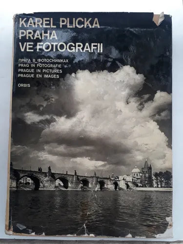 Libro usado en venta: Praha ve fotografii (Trilingue) de Karel Plicka; editorial Orbis impreso en 1966 realizamos envios a todo el mundo.1