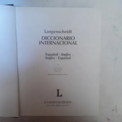Libro usado en venta: Langenscheidt - Espa?ol-Ingl?s/Ingl?s-Espa?ol de Diccionario International; editorial Langenscheidt impreso en 1988.1