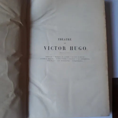 Libro usado en venta: Theatre de Victor Hugo; editorial Eugene Hugues, Editeur realizamos envios a todo el mundo.1