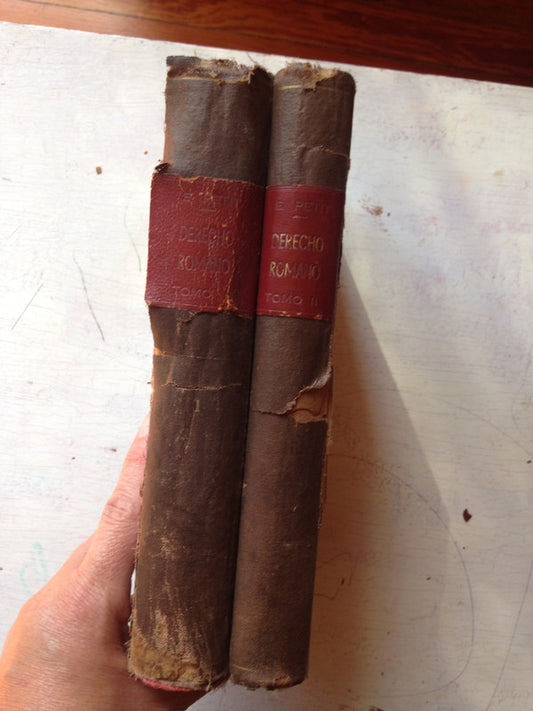 Libro usado en venta: Tratado elemental de Derecho Romano (2 Tomos) de Eugene Petit; editorial Valerio Abeledo impreso en 1910 envios a todo el mundo.3