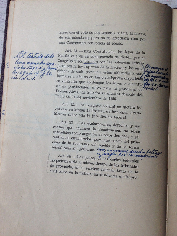 Libro usado en venta: Constitucion de la Nacion Argentina; impreso en 1961 realizamos envios a todo el mundo.3