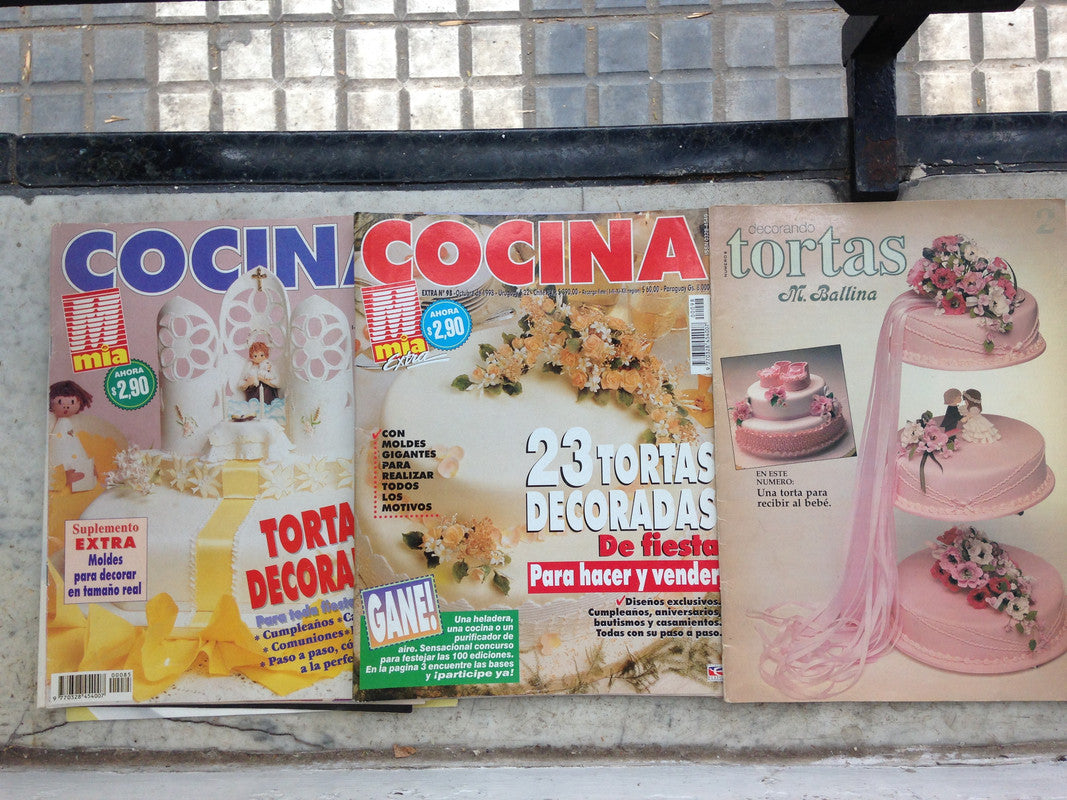 Libro usado en venta: Cocina - Decorando tortas M. Ballina (Extra N? 85 Y N? 98) de Revista Mia; editorial Perfil impreso en 1997.1