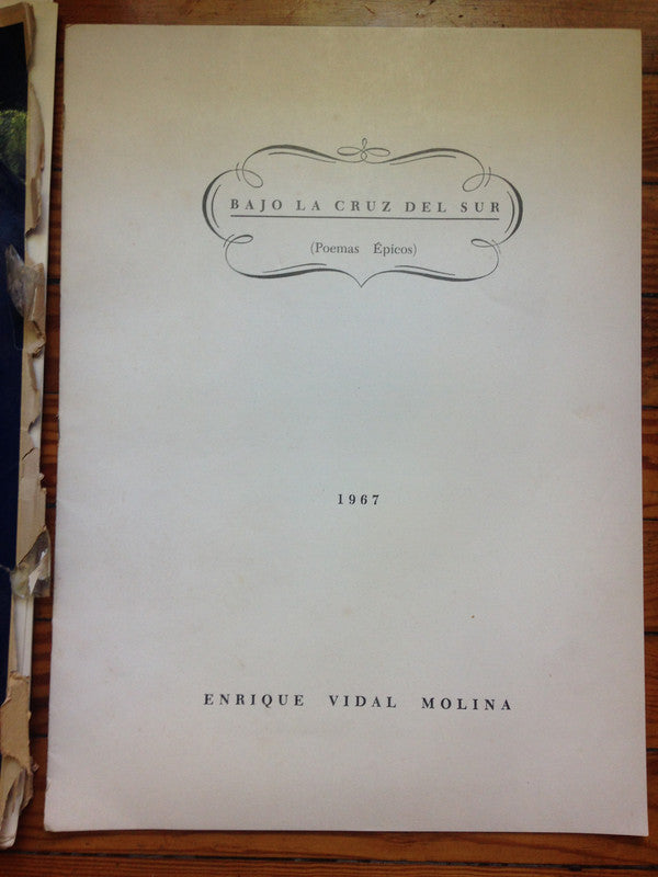 Libro usado en venta: Uniformes De La Patria / Bajo la Cruz Del Sur de Enrique Vidal Molina; Servicio de informaciones del ejército impreso en 19671.4
