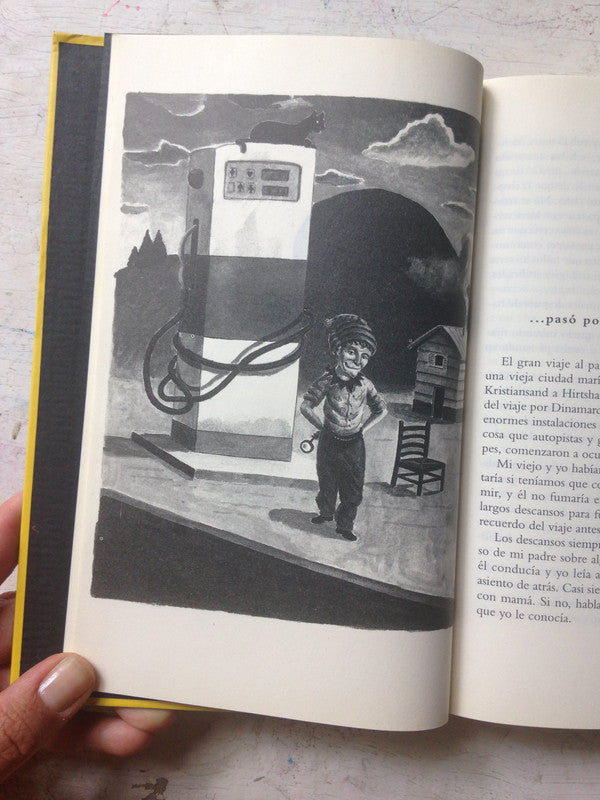 Libro usado en venta: Fifty Shades Darker and Fifty Shades Freed (3 Tomos) de E. L. James; editorial Vintage impreso en 2011 envios a todo el mundo.2