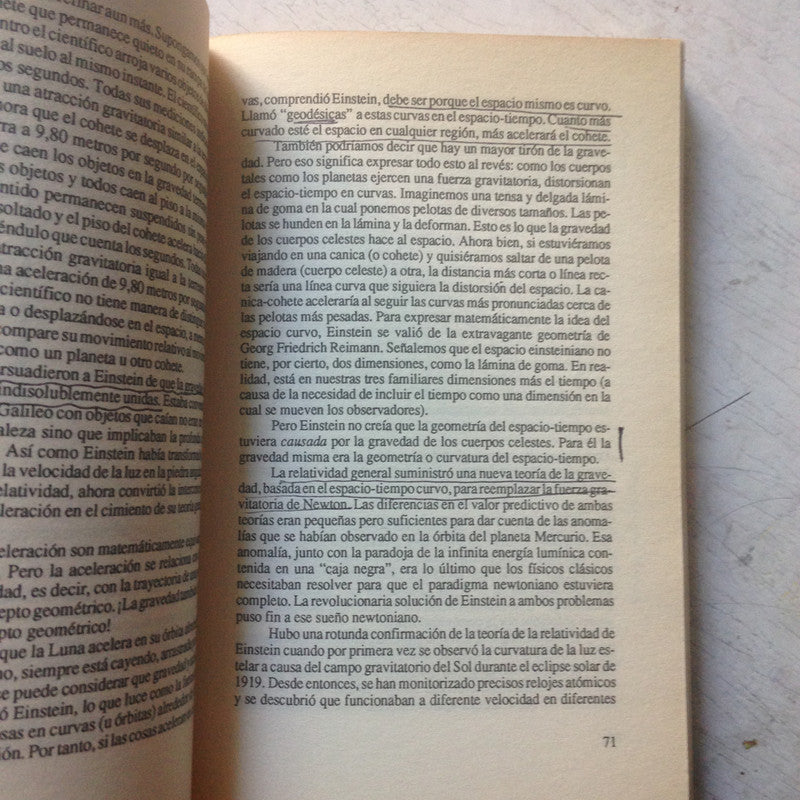 Libro usado en venta: Apocalipticos e integrados de Umberto Eco; editorial Tusquets impreso en 1995 realizamos envios a todo el mundo.2