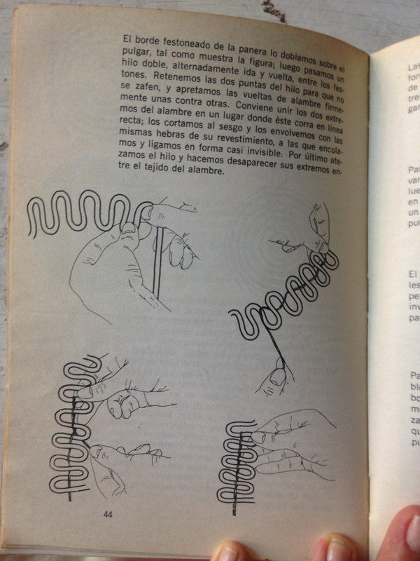 Libro usado en venta: Actividades de expresion plastica y manual 2; editorial Kapelusz impreso en 1975 realizamos envios a todo el mundo.2