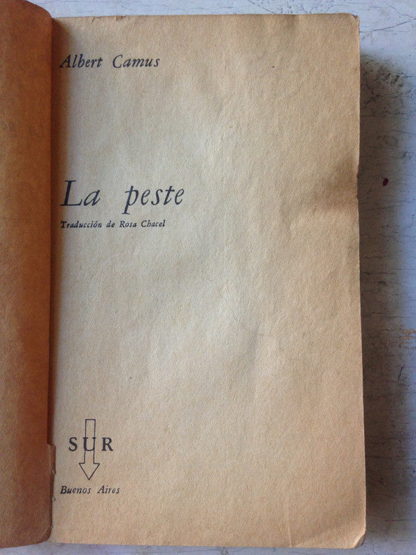 Libro usado en venta: La peste de Albert Camus; editorial Sur impreso en 1970 realizamos envios a todo el mundo.1