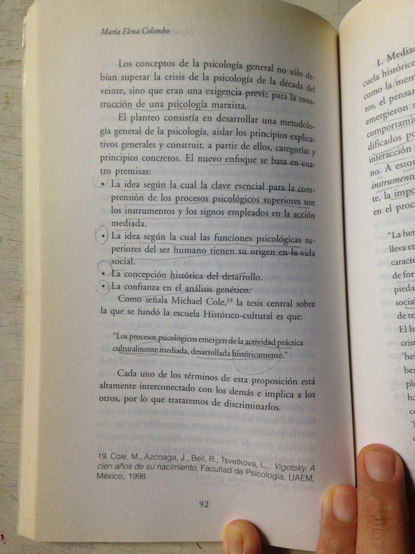 Libro usado en venta: Taj Mahal de Deborah Eisenberg; editorial Chai impreso en 2020 realizamos envios a todo el mundo.2
