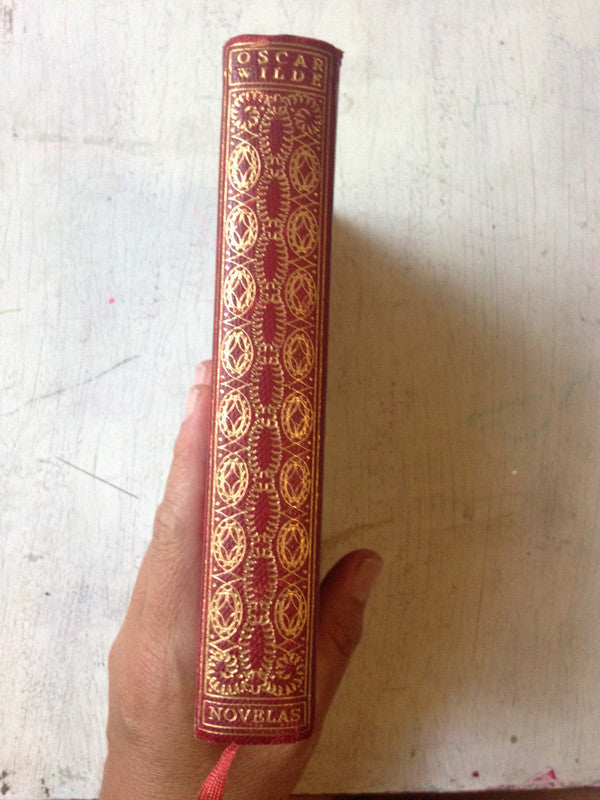 Libro usado en venta: Awakening to your life's purpose de Eckhart Tolle; editorial Plume Book impreso en 2006 realizamos envios a todo el mundo.2