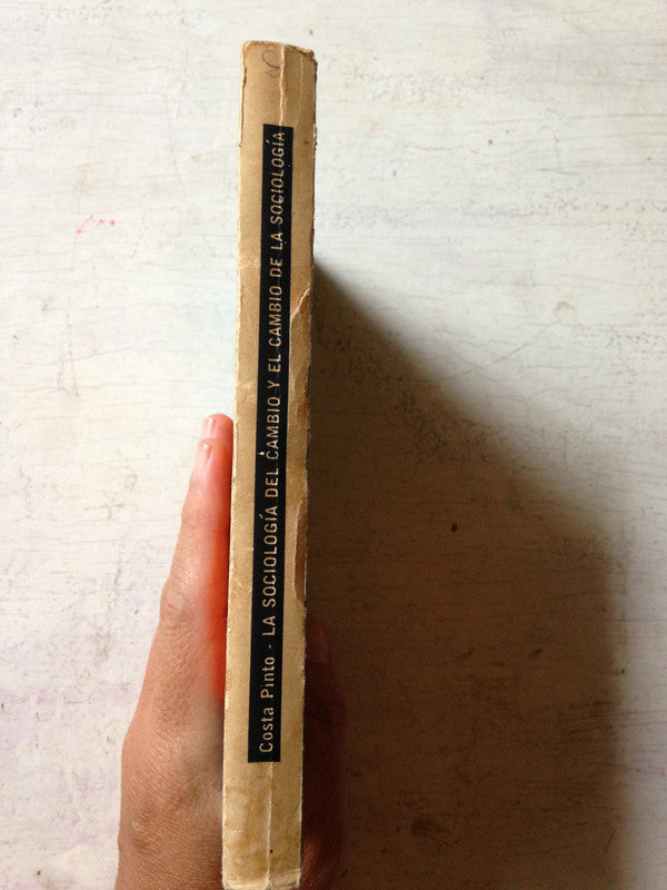 Libro usado en venta: La campesina de Alberto Moravia; editorial Losada impreso en 1968 realizamos envios a todo el mundo.2