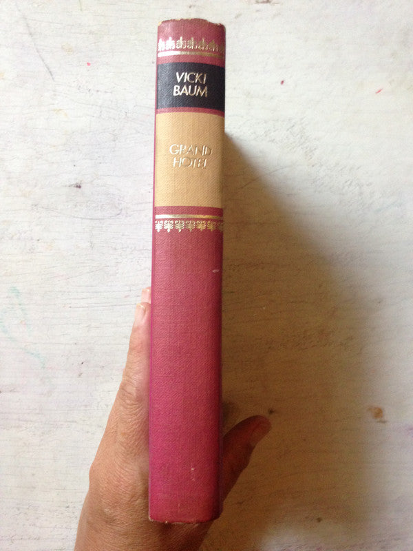 Libro usado en venta: Ensayos, Novela, Teatro, Poesia de Miguel de Unamuno; editorial Circulo de Lectores impreso en 1970 envios a todo el mundo.2