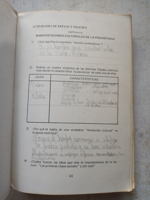 Libro usado en venta: Historia antigua y medieval 1 de Marias Suarez - Amelia Ambros; editorial Plus Ultra impreso en 1981 envios a todo el mundo.3