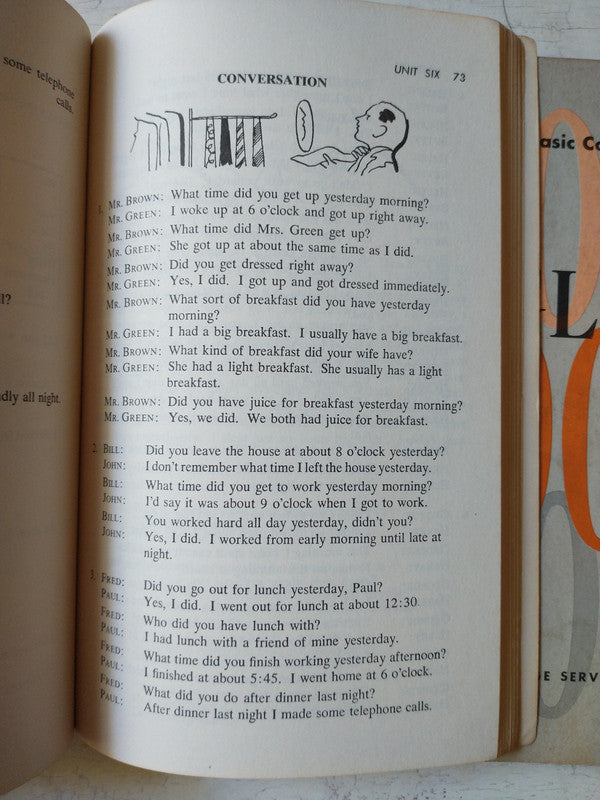 Libro usado en venta: A basic course English 900 - Vol 2 y Vol 3; editorial Macmillan impreso en 1978 realizamos envios a todo el mundo.4