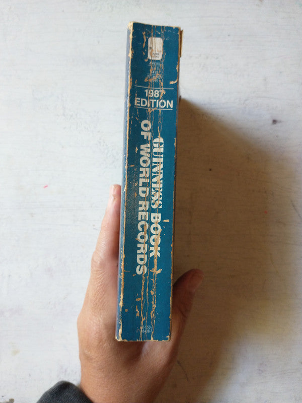 Libro usado en venta: The Island of Truth; editorial Macmillan impreso en 1966 realizamos envios a todo el mundo.2