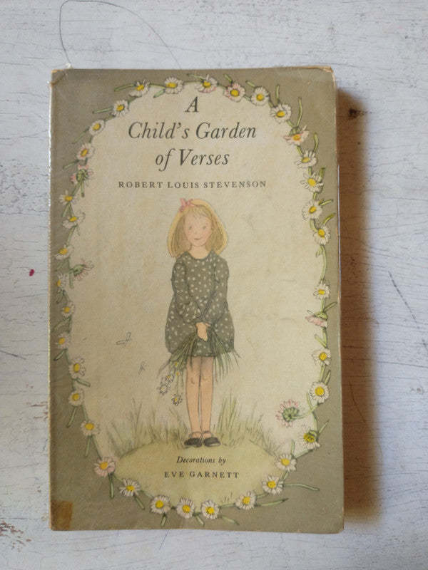 Libro usado en venta: A child's garden of verses de Robert Louis Stevenson; editorial Penguin Books impreso en 1969 realizamos envios a todo el mundo.1