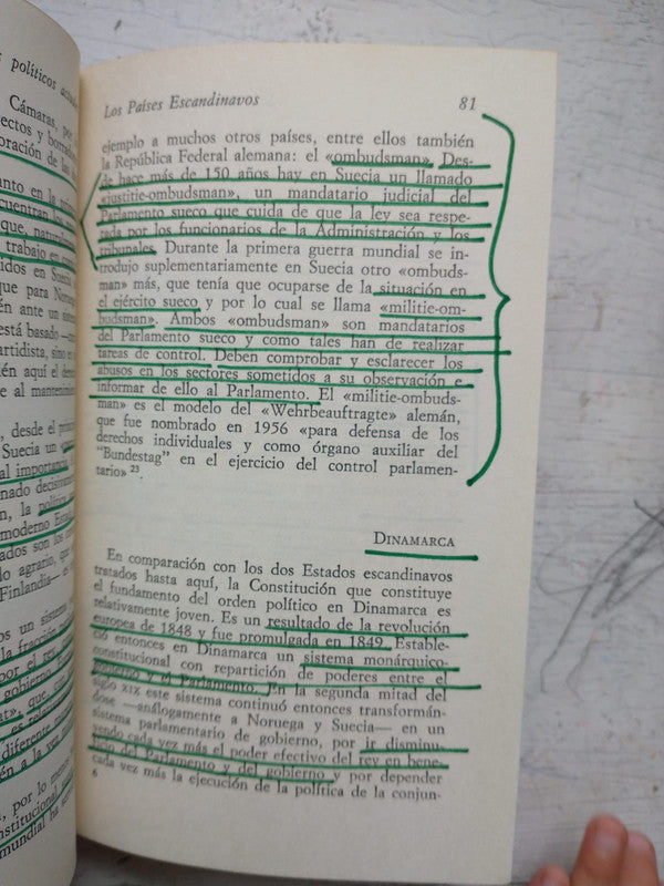 Libro usado en venta: Elementos de economia moderna de Albert L. Meyers; editorial Plaza & Janes impreso en 1973 realizamos envios a todo el mundo.2