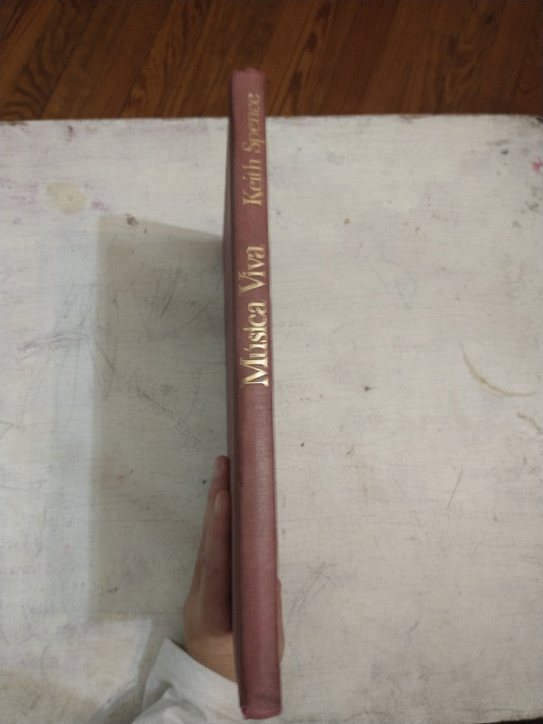 Libro usado en venta: Musica viva de Keith Spence; editorial Circulo de Lectores impreso en 1979 realizamos envios a todo el mundo.4