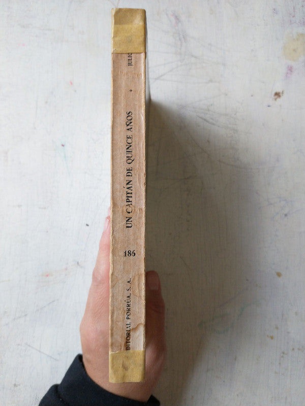 Libro usado en venta: Cronicas de heroes y bandidos de Andres Oppenheimer; editorial Grijalbo impreso en 1998 realizamos envios a todo el mundo.2