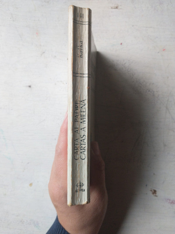 Libro usado en venta: Carta al padre - Cartas a Milena de Franz Kafka; editorial Edaf impreso en 1981 realizamos envios a todo el mundo.4