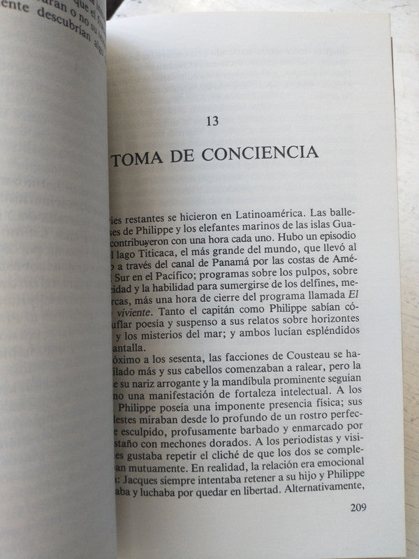 Libro usado en venta: Cousteau de Axel Madsen; editorial Emece impreso en 1988 realizamos envios a todo el mundo.4