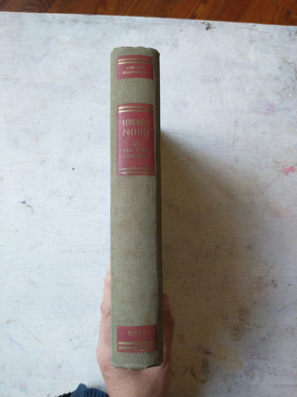 Libro usado en venta: A week on the Concord and Merrimack rivers de Henry D. Thoreau; editorial A Signet Classic impreso en 1961.4