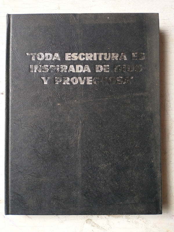 Libro usado en venta: Toda escritura es inspirada de Dios y provechosa; editorial Watchtower Bible impreso en 1983 realizamos envios a todo el mundo.1