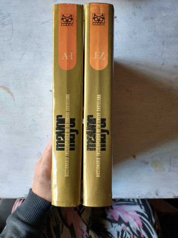 Libro usado en venta: Biblioteca Practica de la computacion (2 Tomos); editorial Oceano impreso en 1985 realizamos envios a todo el mundo.2