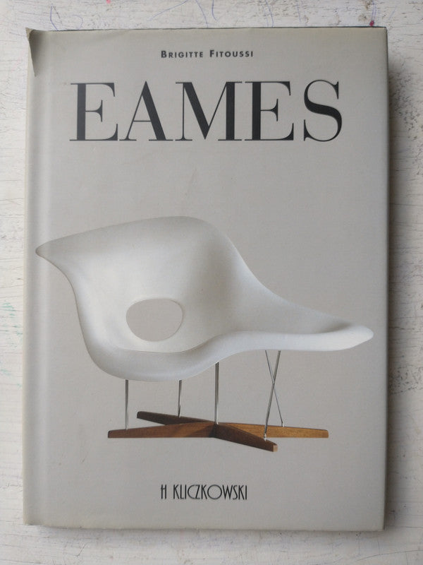 Libro usado en venta: Eames - El mobiliario 1941-1978 de Brigitte Fitoussi; editorial H Kliczkowski impreso en 2003 realizamos envios a todo el mundo.1