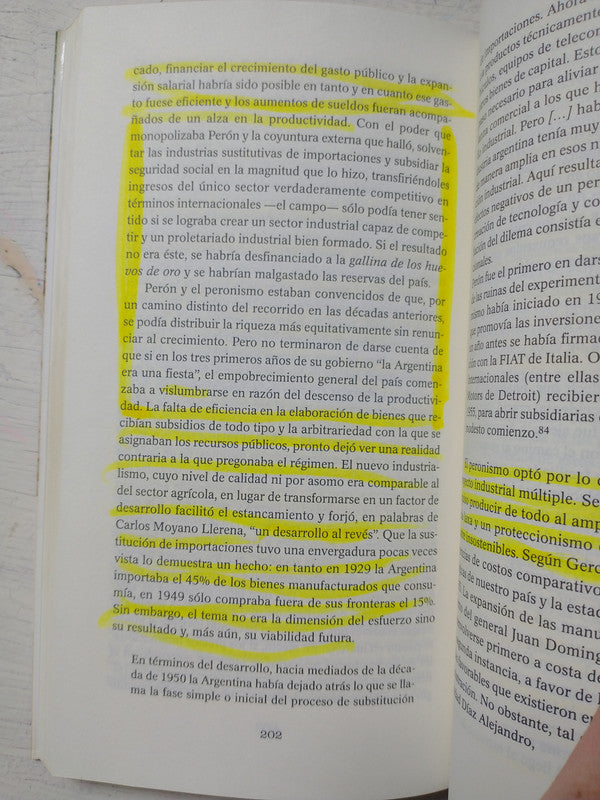 Libro usado en venta: Apuntes para una politica exterior post Kirchnerista de Andres Cisneros; editorial Planeta impreso en 2014.2