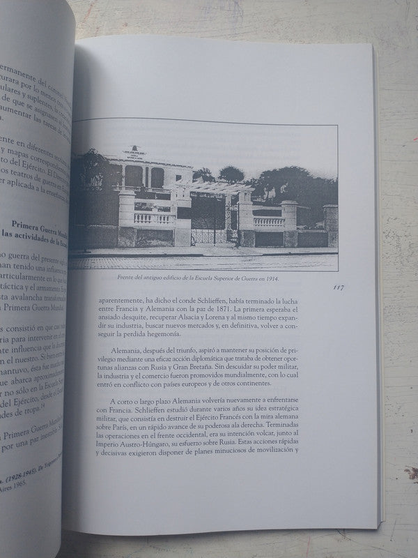 Libro usado en venta: Escuela Superior Tecnica "General de Division Manuel Nicolas Savio"; editorial Salvucci realizamos envios a todo el mundo.2