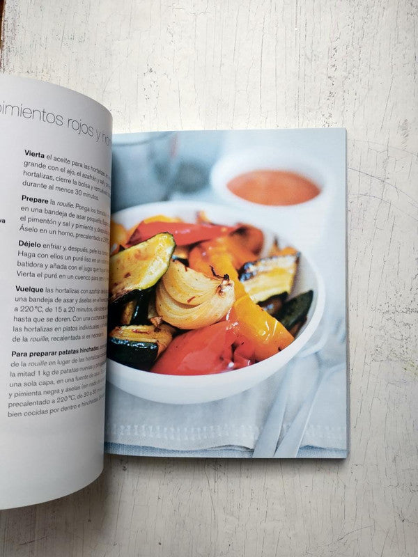 Libro usado en venta: 200 Recetas bajas en calorias; editorial Blume impreso en 2015 realizamos envios a todo el mundo.2