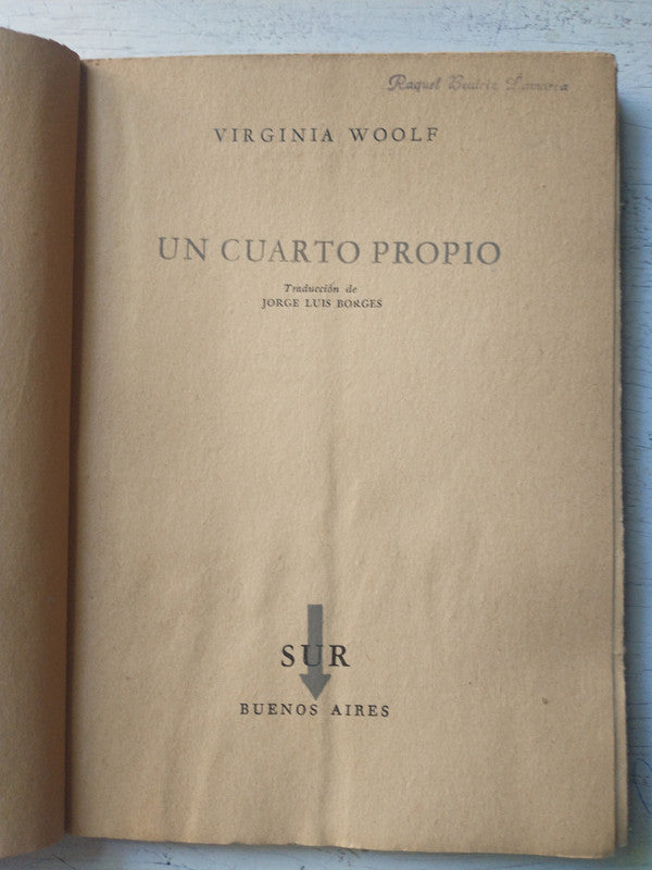 Libro usado en venta: Un cuarto propio de Virginia Woolf; editorial Sur impreso en 1956 realizamos envios a todo el mundo.3