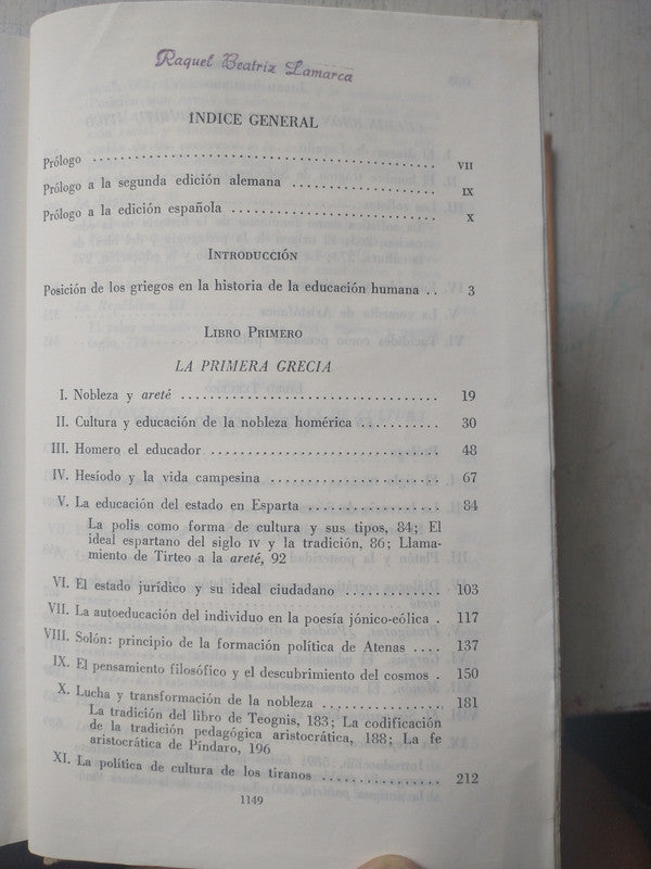 Libro usado en venta: Album de familia de Danielle Steel; editorial Plaza & Janes impreso en 1997 realizamos envios a todo el mundo.2