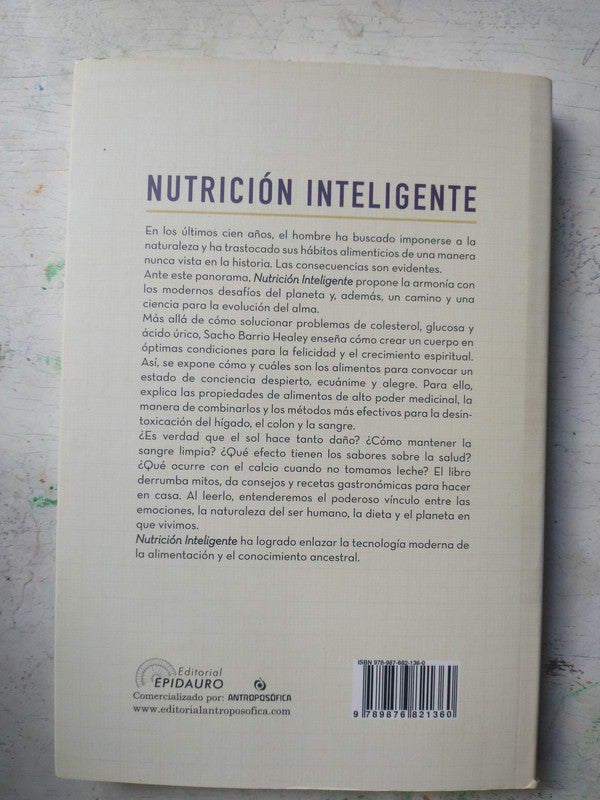Libro usado en venta: ?Alguien anda ah?? de Natalia Schapiro; editorial La brujita de papel impreso en 2016 realizamos envios a todo el mundo.2
