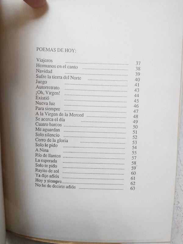 Libro usado en venta: Poemas de ayer y de hoy de Berta de Lejarraga; editorial Botella al mar impreso en 1987 realizamos envios a todo el mundo.2