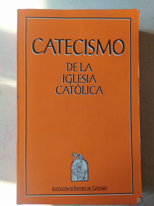 Libro usado en venta: Catecismo de la iglesia catolica; editorial Asociacion de Editores del Catecismo impreso en 1992 envios a todo el mundo.1