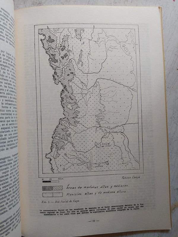 Libro usado en venta: Fundamentos para una division regional de la Argentina de F. Daus - Juan A. Roccatagliata; impreso en 1982.3