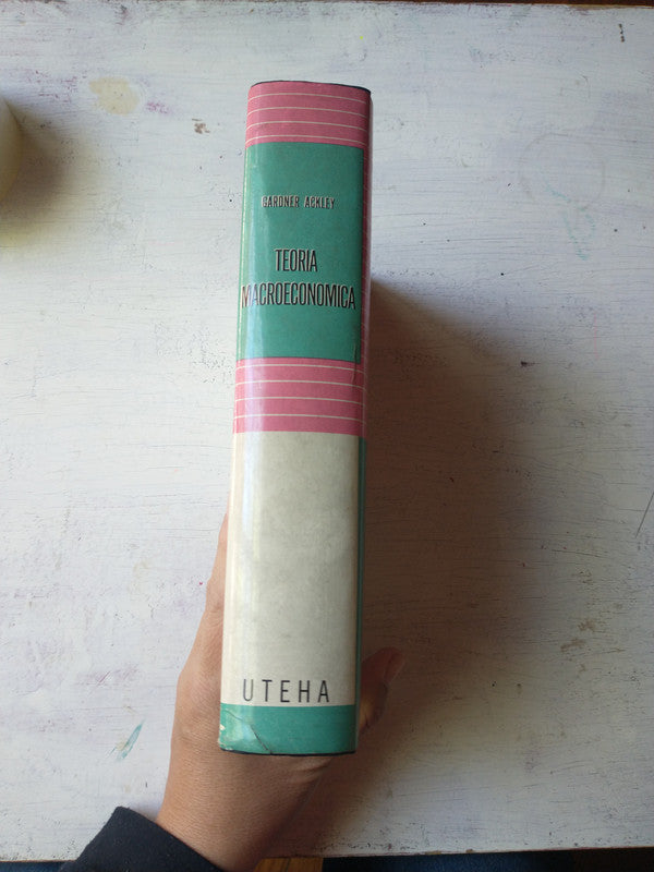 Libro usado en venta: Guia turistica comercial e industrial de la prov. De Santa Cruz de Miguel Parisi - Ibar Carrasco; impreso en 1969.2