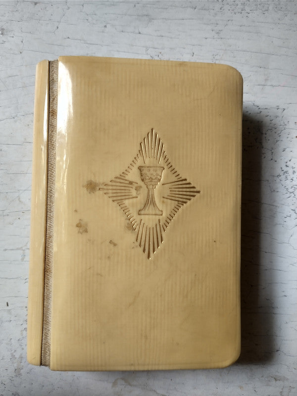 Libro usado en venta: Decoro mi casa; editorial Bruguera impreso en 1962 realizamos envios a todo el mundo.2