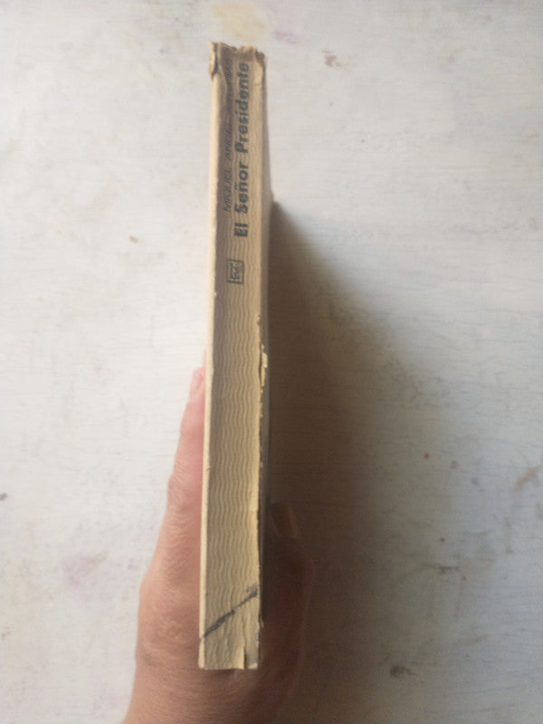 Libro usado en venta: Shalacos de Jorge W. Abalos; editorial Losada impreso en 1985 realizamos envios a todo el mundo.2