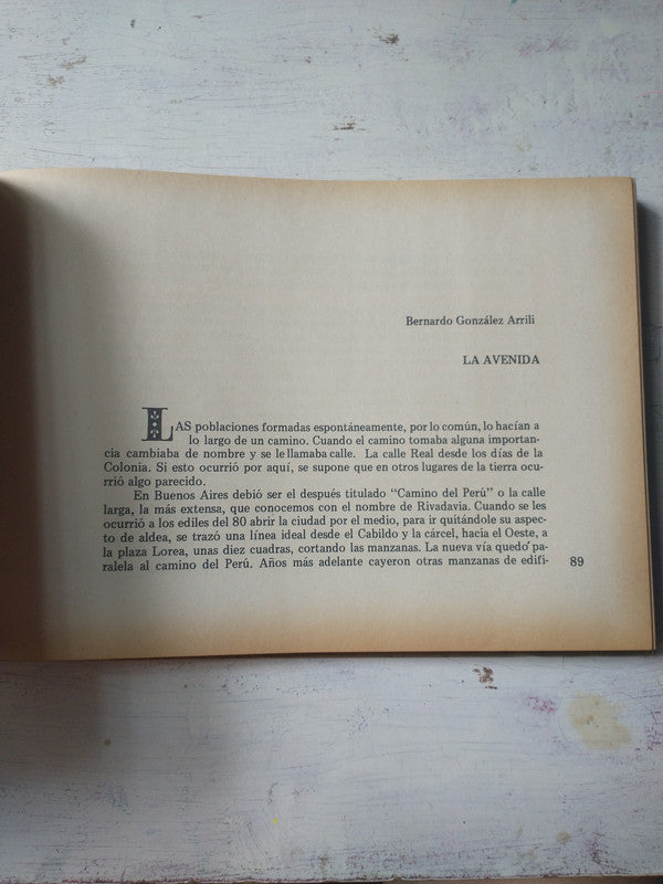 Libro usado en venta: Avenida de Mayo - Sus 90 a?os; editorial Fundacion Banco de Boston impreso en 1985 realizamos envios a todo el mundo.2