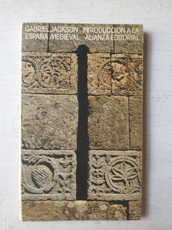 Libro usado en venta: Introduccion a la Espa?a medieval de Gabriel Jackson; editorial Alianza impreso en 1978 realizamos envios a todo el mundo.1