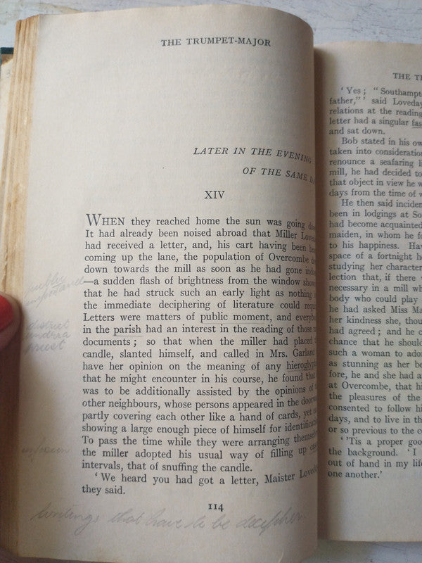 Libro usado en venta: The trumpet-major and Robert his brother de Thomas Hardy; editorial Macmillan impreso en 1939 realizamos envios a todo el mundo.3