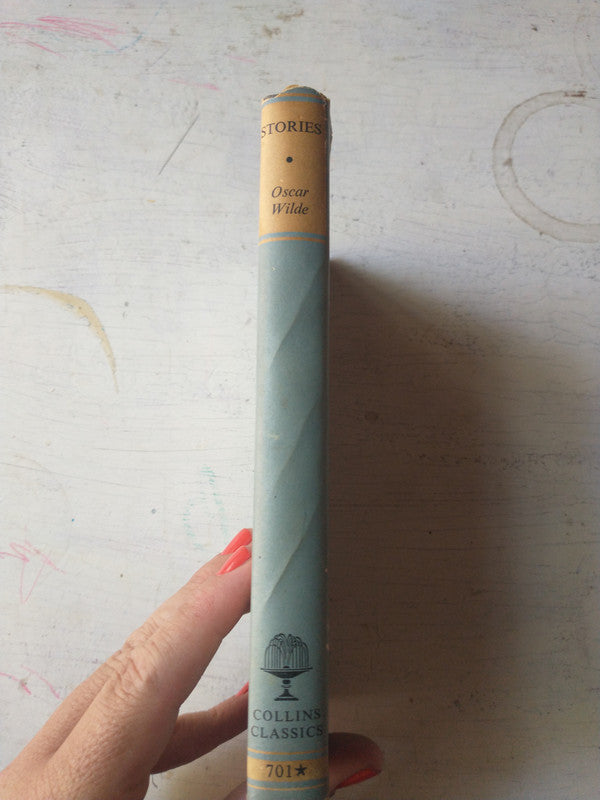 Libro usado en venta: Stories de Oscar Wilde; editorial HarperCollins impreso en 1952 realizamos envios a todo el mundo.2